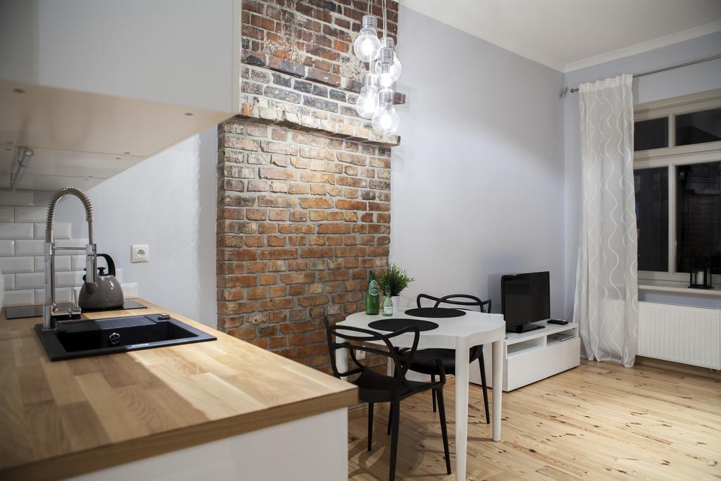 Homewell Apartments Pod Szczerbatym 포즈난 객실 사진