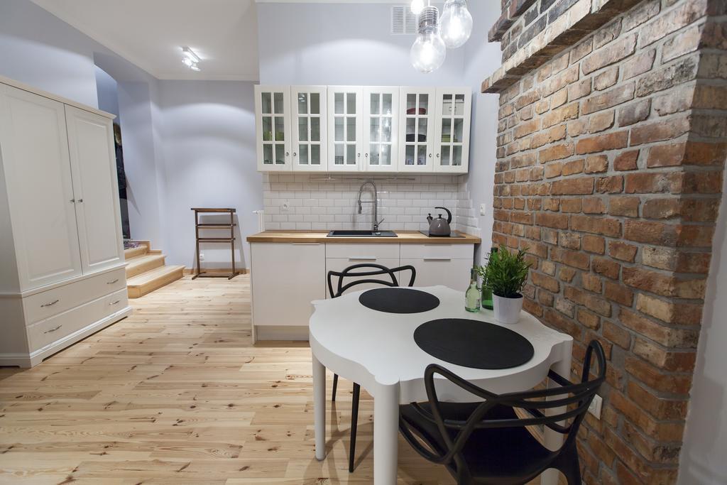 Homewell Apartments Pod Szczerbatym 포즈난 객실 사진